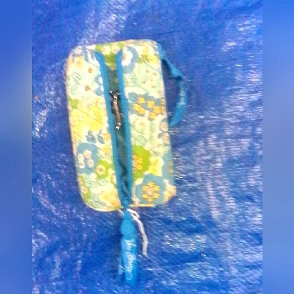 Vera Bradley - Picture 5 of 7
